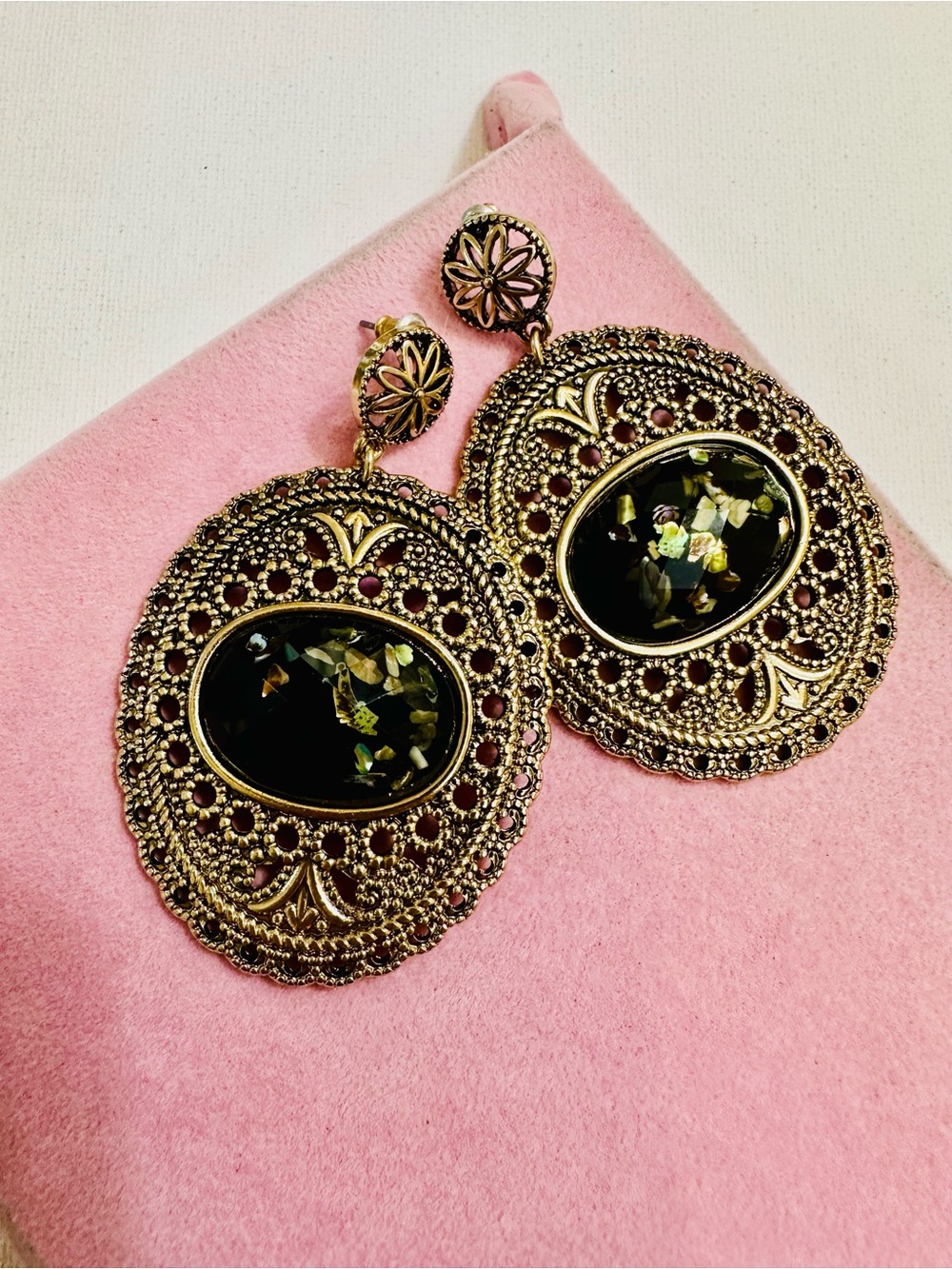 NWT Gold Tone Black Abalone Shell Statement Earrings